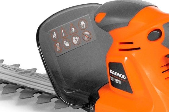 Прозрачный защитный щиток обеспечивает безопасность рук во время работы